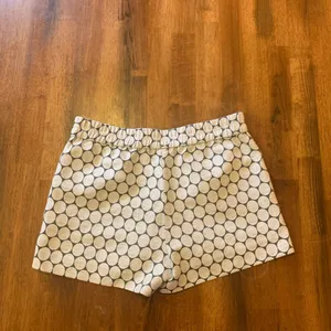 J. Crew Shorts 4 Cream and Black High Waist Polka Dot Geometric Pattern Elastic thumbnail 5