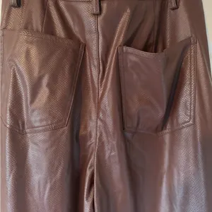 Danielle Bernstein WeWoreWhat Croc Ankle Flare Brown‎ FauxLeather Pant Size27/4 thumbnail 9
