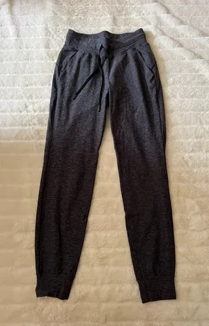 Joggers thumbnail 1