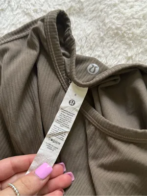 Lululemon Ribbed Buttery Soft Short Sleeve Top Size 6 thumbnail 3