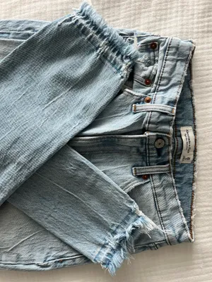 Abercrombie High-Rise Mom Jeans thumbnail 3