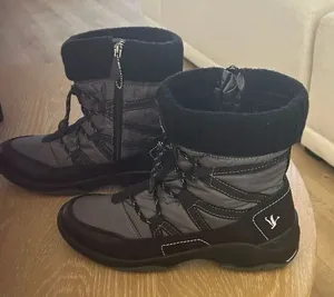 Santana Canada Thea Waterproof Boot Size 10, Black/Grey, NWOT thumbnail 1