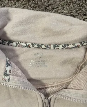 Sweater thumbnail 2