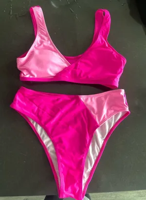 Nwot 2 Pieces Swim Suit In 2 Shades Of Pink M thumbnail 1
