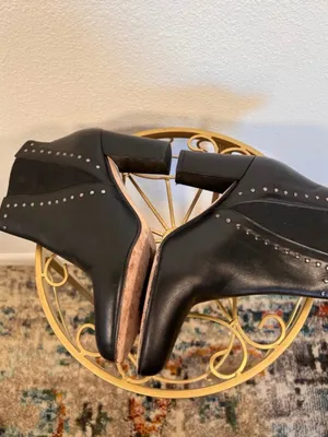 Patricia Green Black Leather Studded Chelsea Ankle Bootie Size 7 thumbnail 4