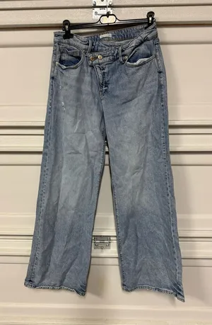 Good American Good Ease Crossover Waist Wide Leg Jeans Size 4/27 thumbnail 1