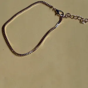 Elegant Gold Chain Bracelet thumbnail 3
