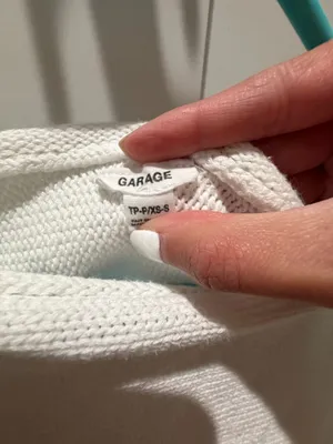 Sweater thumbnail 2