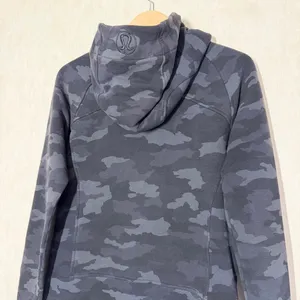 Lululemon Scuba Hoodie Light Cotton Fleece Heritage 365 Camo Deep Coal Multi 8 thumbnail 7