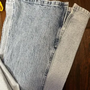 Hollister Social Tourist Denim Flare Ultra High Rise Jeans Two Tone thumbnail 12