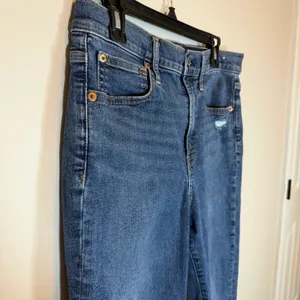 Gap True Skinny High Rise Denim Indigo Destroy Wash Jeans Womens 31 Long thumbnail 2