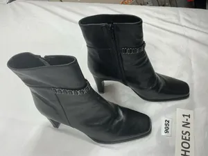 Womans Mister Shoes Ankle Boots 8.5 M Black Block Heel Side Zip Square Toe thumbnail 1