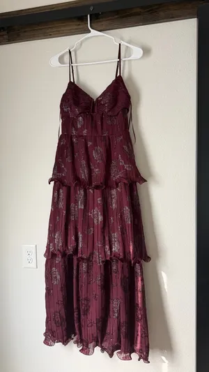 Courtesy Burgundy Metallic Floral Tiered Midi Dress – Size thumbnail 3