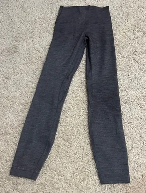 Lululemon Align 25” Heathered Grey Size 2 thumbnail 2