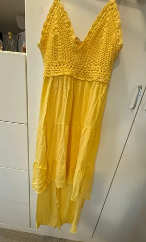 Yellow Dress Size XL thumbnail 3