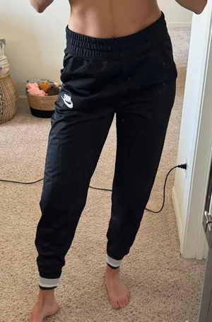 Nike Joggers thumbnail 1