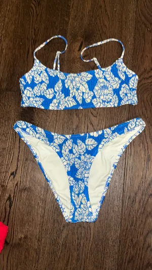 Triangl Bikini thumbnail 1