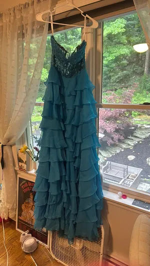 Sherri Hill Prom Dress thumbnail 3