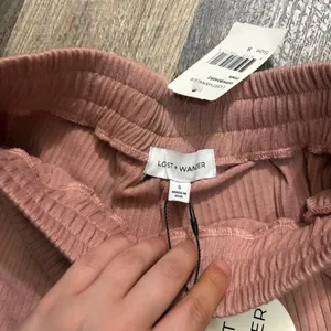 Lost + Wander pink shorts Size‎ S thumbnail 2