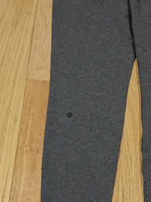 lululemon athletica‎ on the fly Gray Track Joggers women’s 6 thumbnail 4