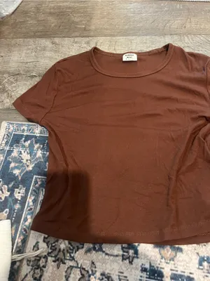 Sunday best Brown Scoop Neck Crop Tee thumbnail 6