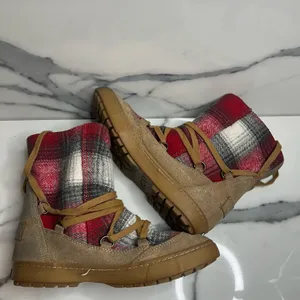 Roxy Women's Brown Suede Fleece Lined Red Blanket Plaid Aster Boots Sz 7 Cozy thumbnail 5