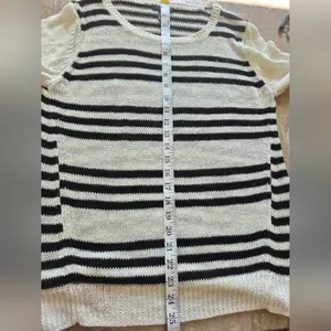 AQUA Bloomingdale’s boho summer beach Striped Black and White Sweater Medium thumbnail 7