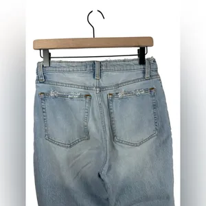 Abercrombie High‎ Rise Mom Jeans Size 28 Distressed Light Wash Raw Hem Denim thumbnail 5