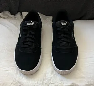 Sneaker thumbnail 2