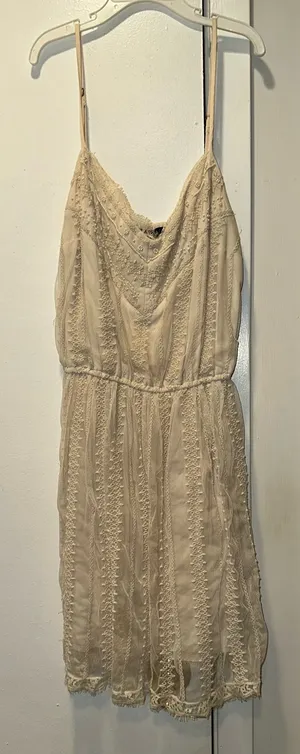 Lace dress thumbnail 2