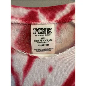 PINK‎ Victoria's Secret Wisconsin Tie Dye Cropped Sweatshirt XS NWT thumbnail 2