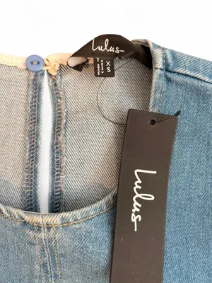 Lulus NWT Medium Wash Denim Sleeveless Crop Top Slit Back XS thumbnail 2