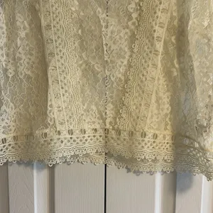 Zara Women’s Ivory Square Neckline All Lace Top thumbnail 2