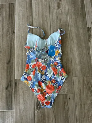 Cupshe One-Piece Floral Bathing Suit thumbnail 2