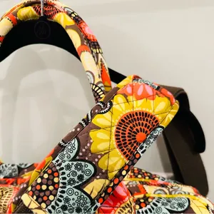 Vera Bradley Tote Multiple Pockets Pristine Condition thumbnail 8
