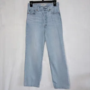 Levi’s Ribcage Straight Ankle Jeans thumbnail 3