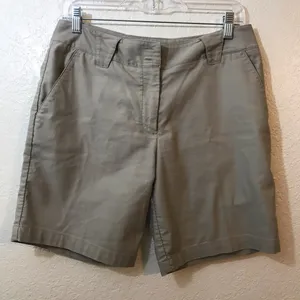 Nike Khaki golf shorts SZ 6 thumbnail 1