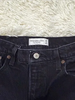 Abercrombie & Fitch The 90’s Straight Ultra High Rise Jeans thumbnail 4