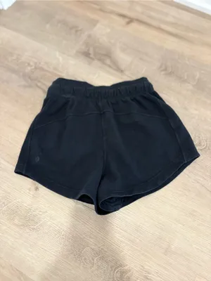 Lululemon Inner Glow Shorts Size 2 thumbnail 3