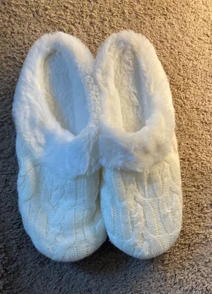 White Slippers Size 9.5 thumbnail 2