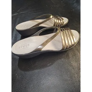 Crocs Womens‎ Isabella Bronze Gold Mini Wedge Sandals 8 thumbnail 4