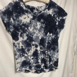 Sonoma Navy Blue and White Tie-Dye V-Neck Tee Boho Boxy SZ L 100% Cotton thumbnail 1