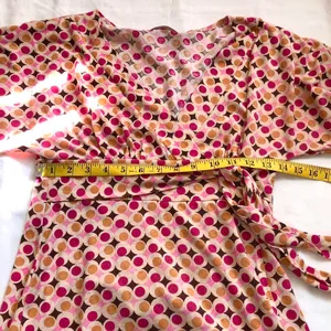 2000s Y2K Soprano Pink brown multicolor polka dot wrap v-neck belted waist top blouse short sleeve colorful thumbnail 5