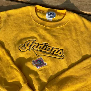 Vintage Lee Cleveland Indians (Guardians) Signed Sweatshirt thumbnail 4