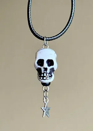 skull & star goth grunge punk funky unisex necklace 🖤 thumbnail 1
