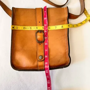 Patricia Nash Venezia Purse Tan Italian Leather Pouch Slim Crossbody Bag Vintage thumbnail 5