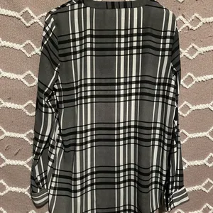 Simply Vera Wang Plaid Detailed Button Up Flannel Half Shirt Pullover thumbnail 5