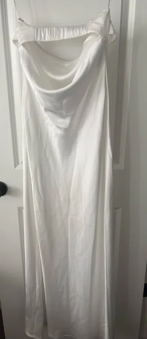 Silk White Dress with Drop Back Size M thumbnail 4