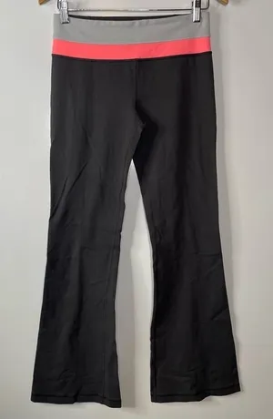 Lululemon Gray Flare Leggings Size 6‎ thumbnail 1