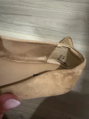 Amazon Essentials Women's Tan Suede Pointed thumbnail 3